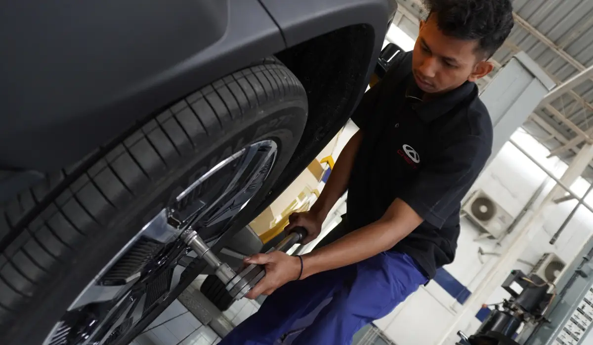 Mobil Anda Terasa Keras di Jalan Bergelombang? Jangan Khawatir! Yuk, Cek Suspensi & Kaki-Kaki di Bengkel Resmi Chery Solo Baru!